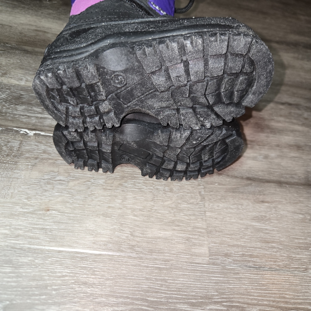 TOTES toddler girls size 5 PURPLE/magenta WINTER SNOW BOOTS black bottoms New - Picture 6 of 11